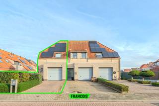 In een rustige en aangename buurt van Middelkerke bevindt zich deze instapklare halfopen woning in de Loskaaistraat. Een eigentijdse woonst...