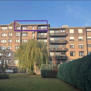 Prachtig en recent volledig gerenoveerd appartement op een toplocatie in BeverenOntdek dit prachtige appartement op de zesde en bovenste verdieping,...