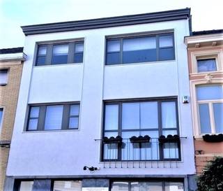 VERY SPACIOUS DUPLEX APARTMENT WITH OUTSIDE TERRACE.ATTENTION : NOT FOR STUDENTS !  RESIDENCE OBLIGATORY.COHOUSING PERMITTED (max 3 persons). This...