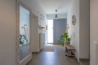 Gerenoveerd landhuis met charme, rust en een prachtige tuinWelkom in dit sfeervolle, volledig gerenoveerde landhuis waar comfort, charme en rust hand...