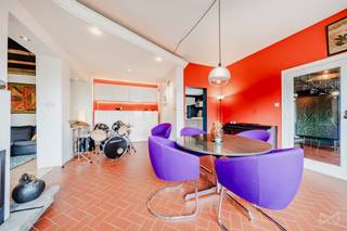 We Invest heeft het genoegen u deze prachtige 3-gevel architectenwoning uit 1958 aan te bieden, ideaal gelegen in een rustige buurt.Met een royale...