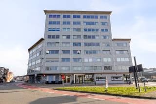 Dit appartement in Aalst wordt u exclusief te koop aangeboden door Access Estate. Maak jouw afspraak via sms of WhatsApp door te sturen naar via...