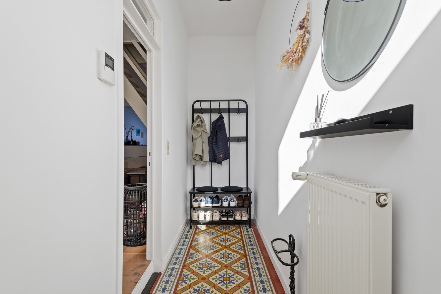 Gezellige gerenoveerde woning met 2 slaapkamers en een charmante tuin in Schoten! - foto 3