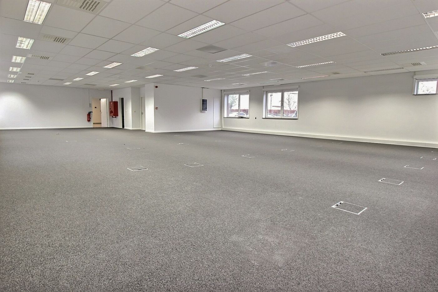 1 763 m² de bureaux à proximité de l'autoroute E19 - photo 5