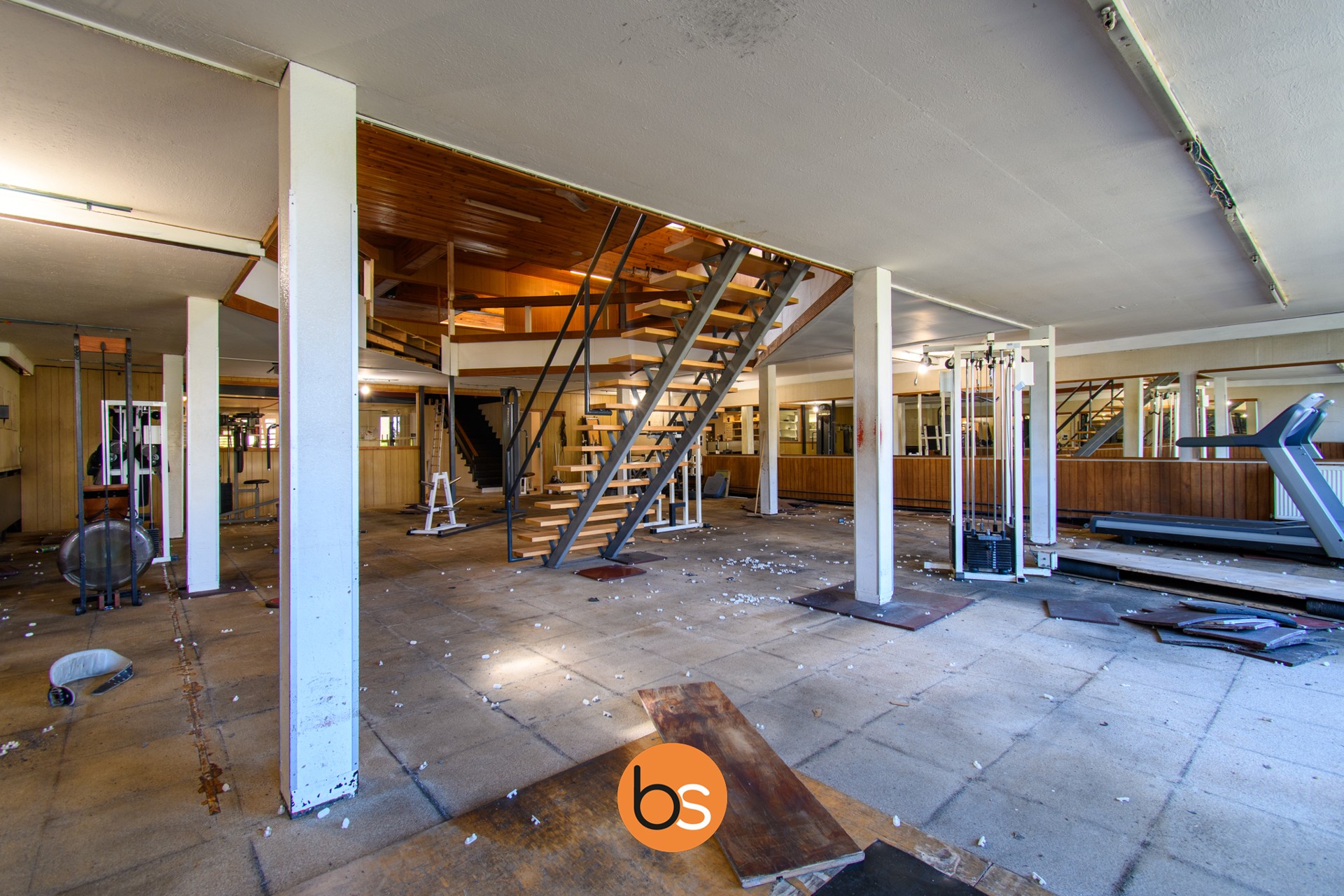 Te renoveren handelspand op topligging nabij Station en Centrum - Stationsstraat 24, Izegem - foto 3