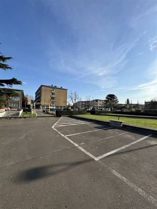 Staanplaats nr 79 bovengronds te koop achter beveiligde afgesloten poort.Afmeting 2,6m x 5mStaanplaats nr 113 is ook te koop onder dezelfde...