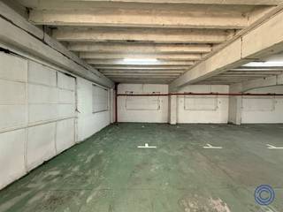 Informatie staanplaatsRuime en veilige staanplaats van ca. 12,5 m² (2,50x5,00) met oplaadstation voor elektrische voertuigen  in een afgesloten...