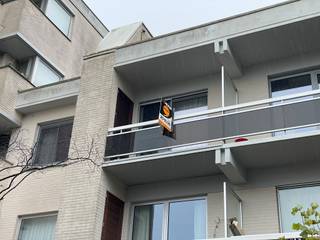 Op wandelafstand van centrum BRUGGE vinden we dit LICHTRIJK appartement terug. Indeling: ruime inkomhal, lichtrijke leefruimte met toegang tot...