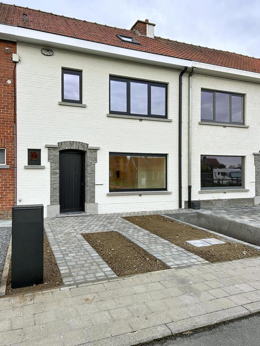 Woning met 3 slpk, zuid gerichte tuin en uitweg - foto 1