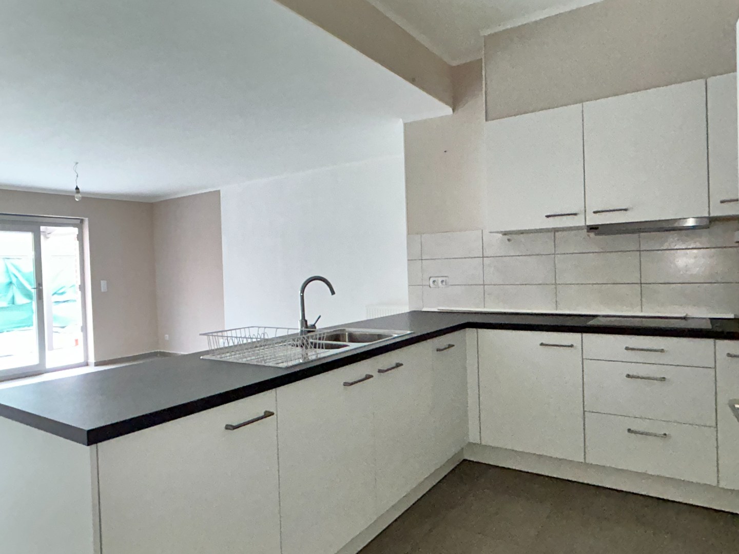 Gelijkvloers appartement van 106m² met garage en autostaanplaats - foto 5