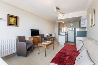 [[ DIT PAND NEEMT DEEL AAN DE ERA OPEN HUIZEN DAG OP 6/12 VAN 13:00 TOT 14:00 ]]Blankenberge: Doorlopend 1-slaapkamerappartement met zeezicht en...