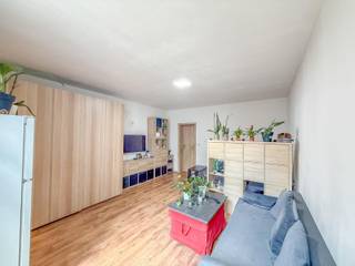 Welcome to this spacious family home at August Wautersstraat 17 in Temse.<br /><br />With four bedrooms, two bathrooms, and an EPC label B, this home combines contemporary comfort with a well-thought-out layout.<br /><br />On the ground floor, you will find a spacious living room with an extra room and bathroom with separate toilet. <br /><br />The first floor welcomes you with a bright living space and a fully equipped kitchen. From this floor, you can also access the cozy terrace, ideal for relaxing outdoors.<br /><br />The upper floors feature no fewer than four bedrooms, perfect for a large family or those who would like to have an office or hobby room. In addition, the house has two modern bathrooms and two separate toilets—optimal for comfort and privacy.<br /><br />Thanks to its EPC B label and recent improvements, this house is completely ready for the future.<br /><br />Are you looking for space, comfort, and an ideal location? Then this is a unique opportunity!<br />Interested or would you like to schedule a visit? Contact Ilhan Atmaca at ilhan@cornelis-partners or call 0489 27 20 72.