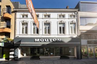 Looking for an investment with lots of potential? This former clothing shop offers a brilliant opportunity to own a piece of Aalst history!Property...