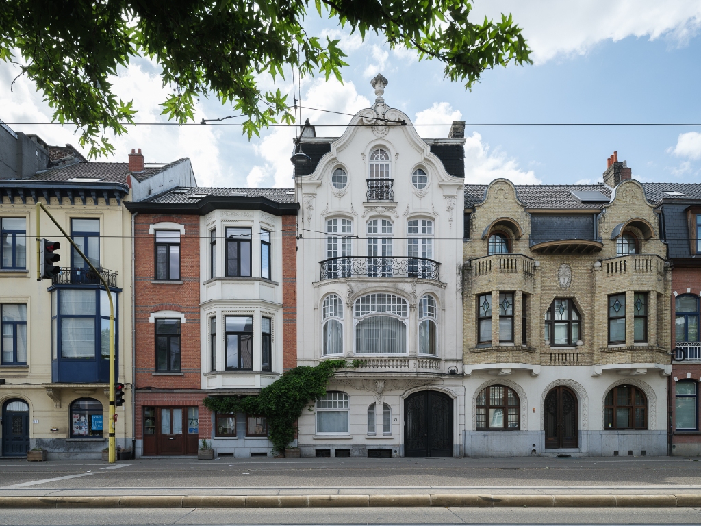Unieke herenwoning met tuin en garage in neorococostijl nabij Gent-Sint-Pieters - photo 1