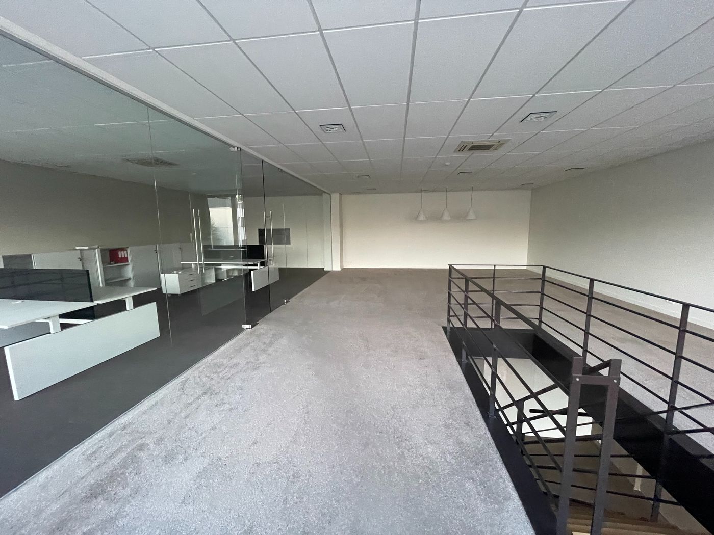 240 m² kantoor/handelsruimte met tal van mogelijkheden in Knokke-Heist - foto 4