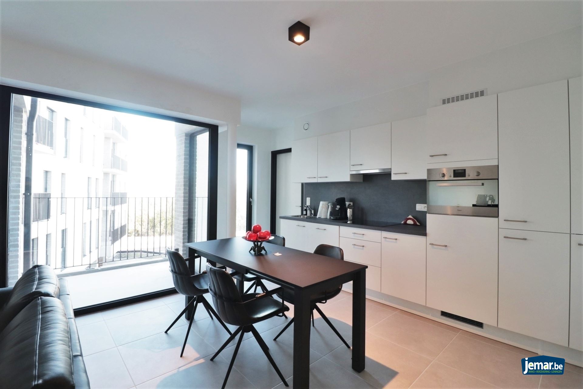 Verhuurd appartement met 1 slaapkamer en ondergrondse autostaanplaats op centrale locatie in Maasmechelen! - foto 2