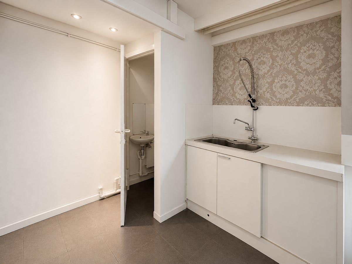 Commerciële winkelruimte te huur in hartje Hasselt – Galerij De Ware Vrienden - foto 4