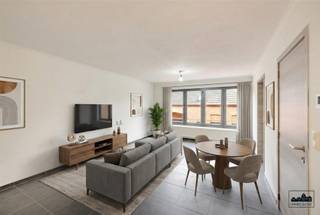 Ontdek dit lichtrijke en centraal gelegen 2-slaapkamerappartement, ideaal als eerste eigen woning of als zorgeloze investering. Dankzij de...