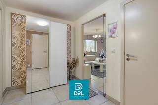 Op een uiterst rustige locatie, vlakbij de prachtige Damse Vaart en op een boogscheut van het Brugse stadscentrum, bevindt zich dit instapklare...