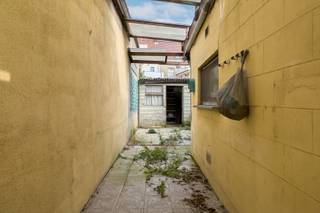 Gelegen aan de rand van Gent in een rustige autoluwe straat, bevindt zich deze te renoveren woning, in de onmiddellijke nabijheid van het...