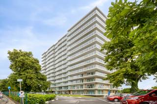 2-slaapkamerappartement met kelderberging en garagebox – EPC: 223 (label C)Dit appartement bevindt zich op de derde verdieping van de residentie en...