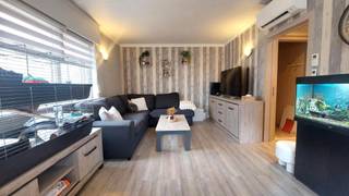 Dit gezellig appartementje is gelegen op wandelafstand van zee en strand,nabij winkels, openbaar vervoer en slechts 1,5 km van het centrum van...