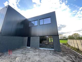 Nieuwbouw KMO-unit met een oppervlakte van 227 m² in combinatie met een woning van 192 m² te koop op de nieuwe bedrijvenzone langs de...