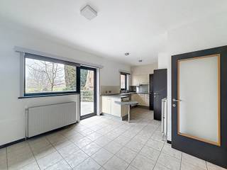 Plan your visit via www.living-stone.beGround floor flat with 1 bedroom and large terrace.This flat consists of an entrance hall with built-in...