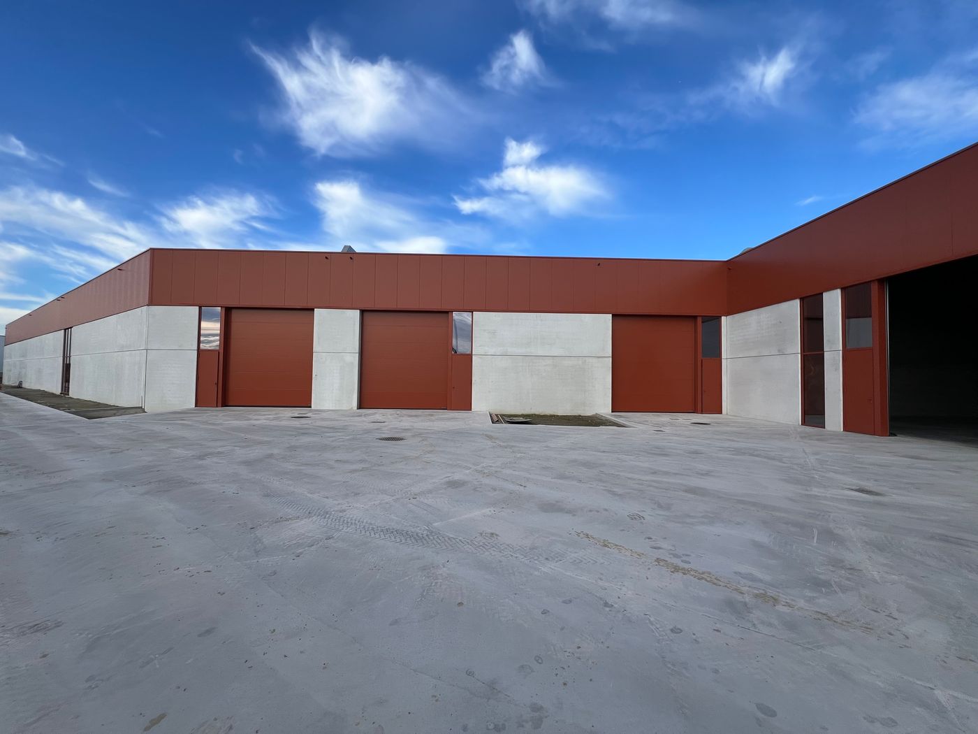 218 m² nieuwbouw KMO-unit op 2 km van de R4 - foto 3