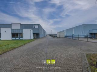 KANTOREN VAN 160M² CENTRAAL GELEGEN TE OPGLABBEEK.KENMERKEN KANTOOR- Oppervlakte: 160m²- Indeling: individuele kantoren, keuken, toiletten- Ruime...