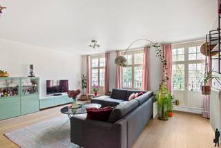 Prachtig duplex appartement met 2-3 slaapkamers, 2 badkamers, bureau en gezellig terras in het centrum van KontichAlgemeen:- Bewoonbare oppervlakte:...