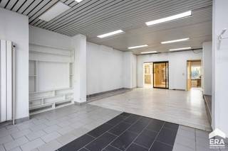 [[ DIT PAND NEEMT DEEL AAN DE ERA OPEN HUIZEN DAG OP 6/12 VAN 14:30 TOT 15:30 ]]Ben je op zoek naar een handelswoning of een ruime gezinswoning met...