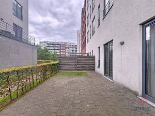 SCHAERBEEK, gelegen in de buurt van Meiser. Prachtige studio van ±42m². Het bestaat uit een inkomhal, een woonkamer met toegang tot een groot...