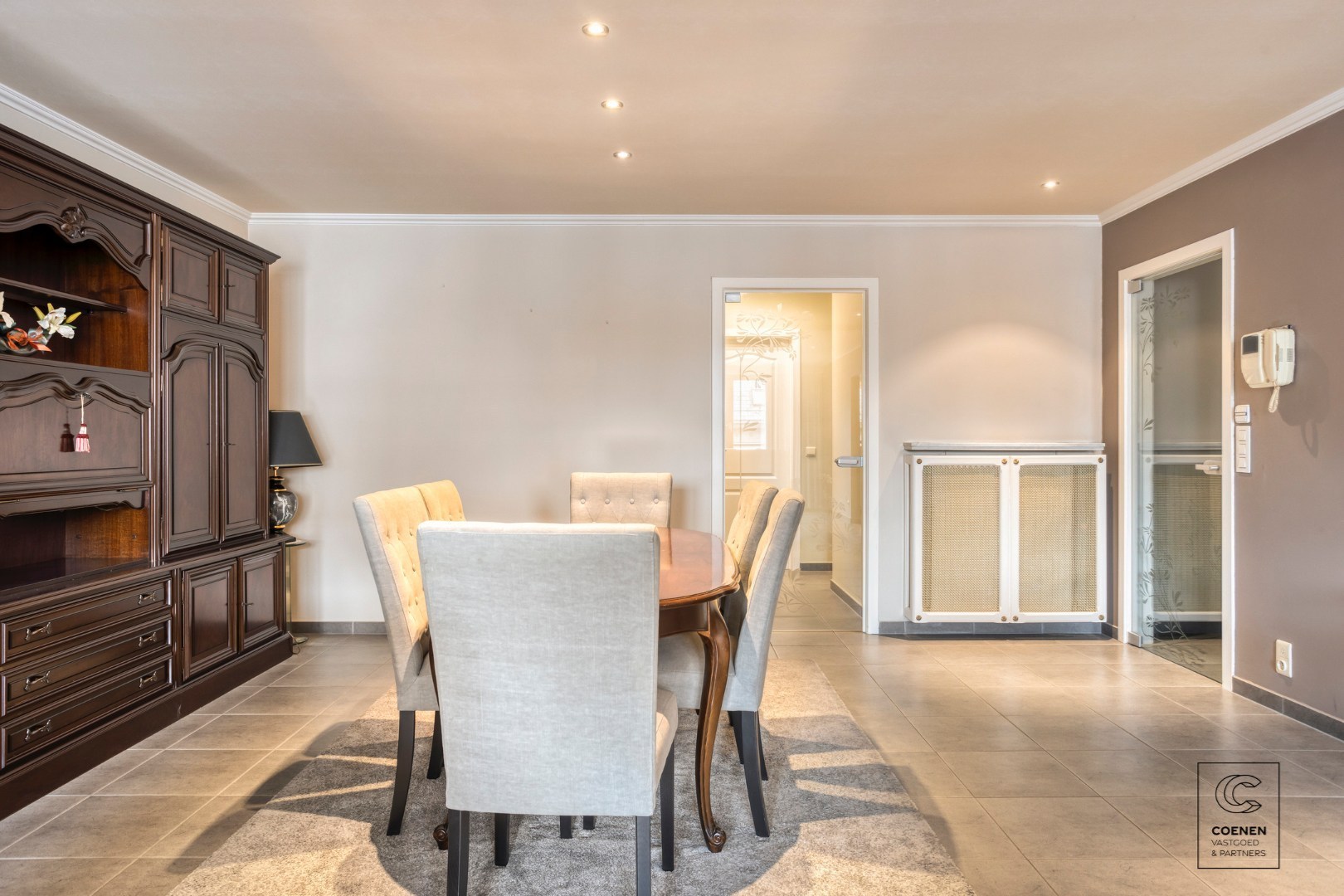 Instapklaar appartement van 124 m², 3 slpk's en terras op een toplocatie te Kontich! - foto 1