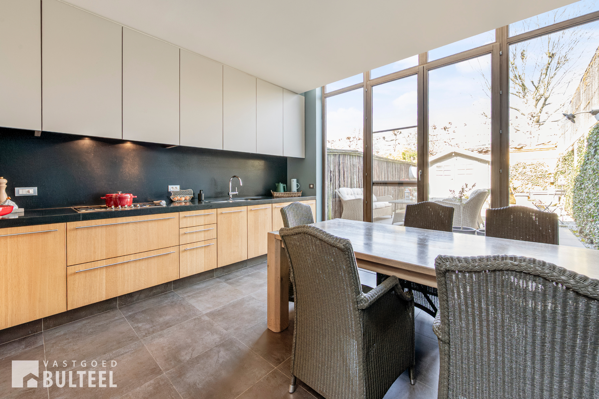 Instapklare woning met 2 slaapkamers en stadsterras. - foto 3