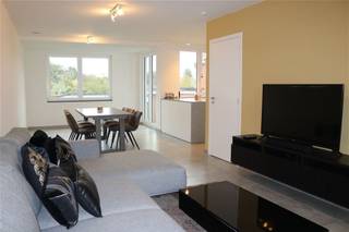 ENERGIEZUINIG, RUIM EN LUMINEUS DUPLEX-APPARTEMENT 94M² MET 2 SLAAPKAMERS, TERRAS EN AUTOSTAANPLAATS1ste en 2de verdieping - rustige ligging nabij...