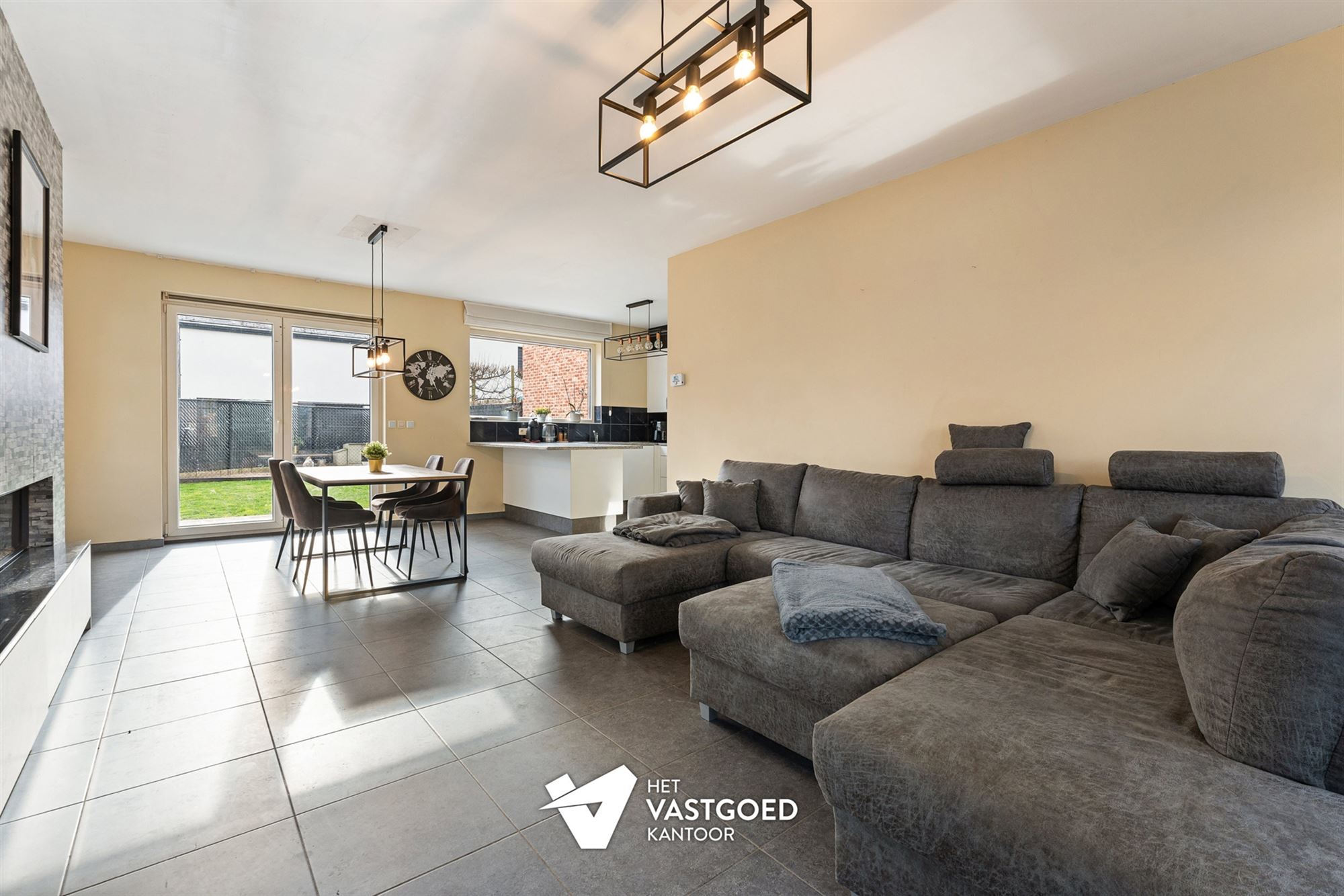 INSTAPKLARE WONING MET 4 SLAAPKAMERS RUSTIG GELEGEN TE LEOPOLDSBURG - foto 4