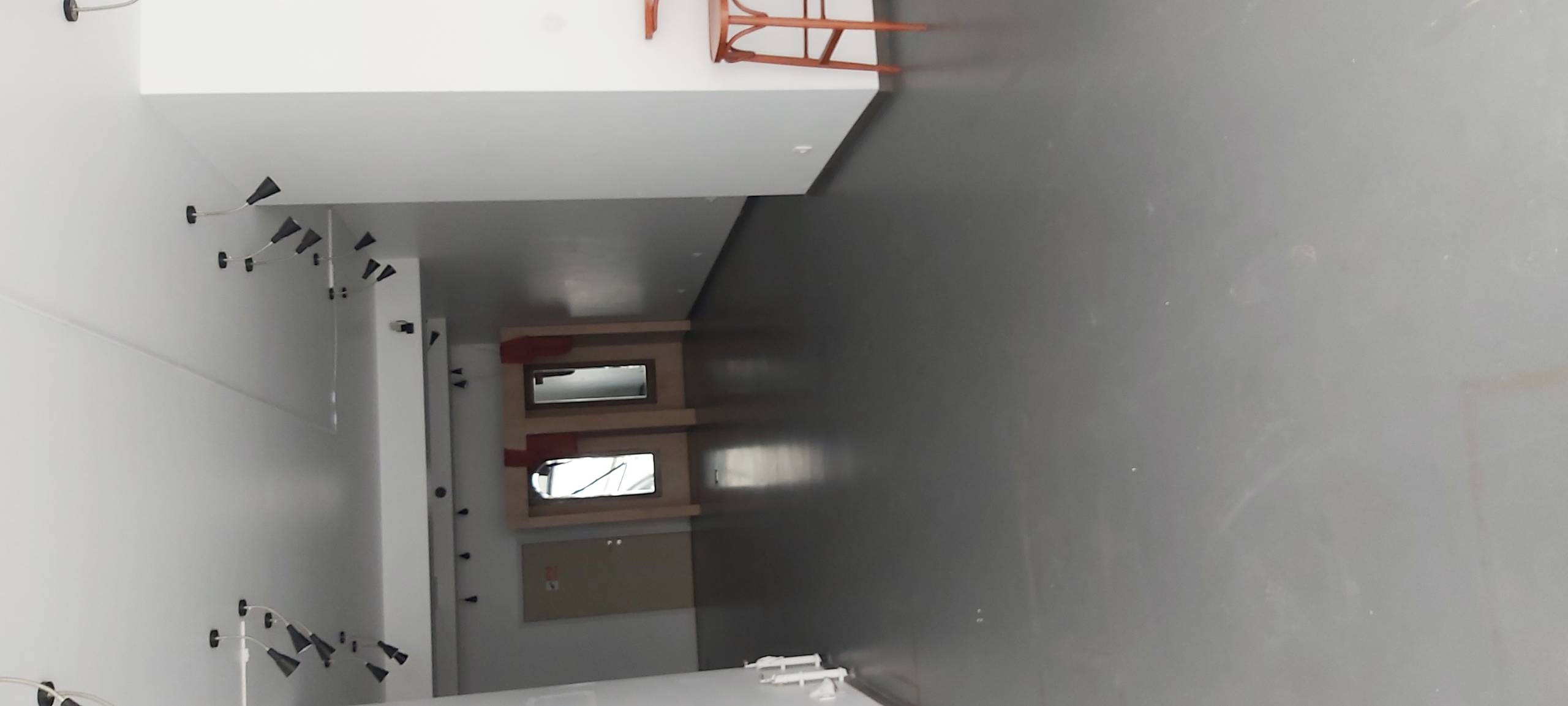 Ruime handelszaak in het centrum van De Panne ! - foto 2