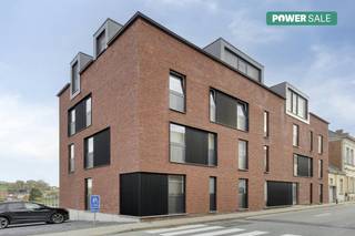 Kom deze penthouse ontdekken tijdens de Power-sale op zaterdag 14/03 tussen 10u00 en 11u30, enkel op afspraak.Dit penthouse (145 m²) te...