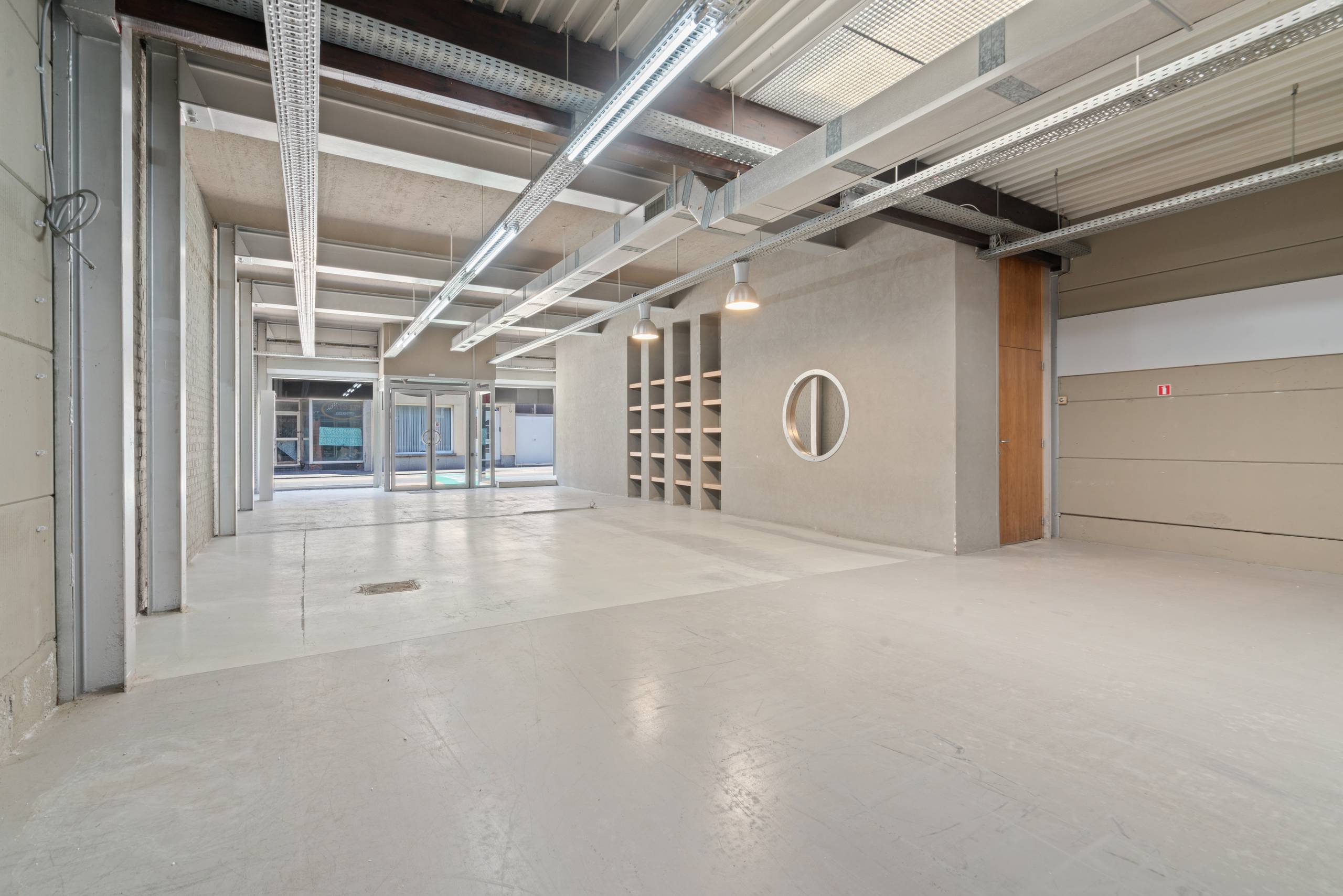 Ruim handelspand met potentieel voor 2 bovengelegen lofts - foto 5