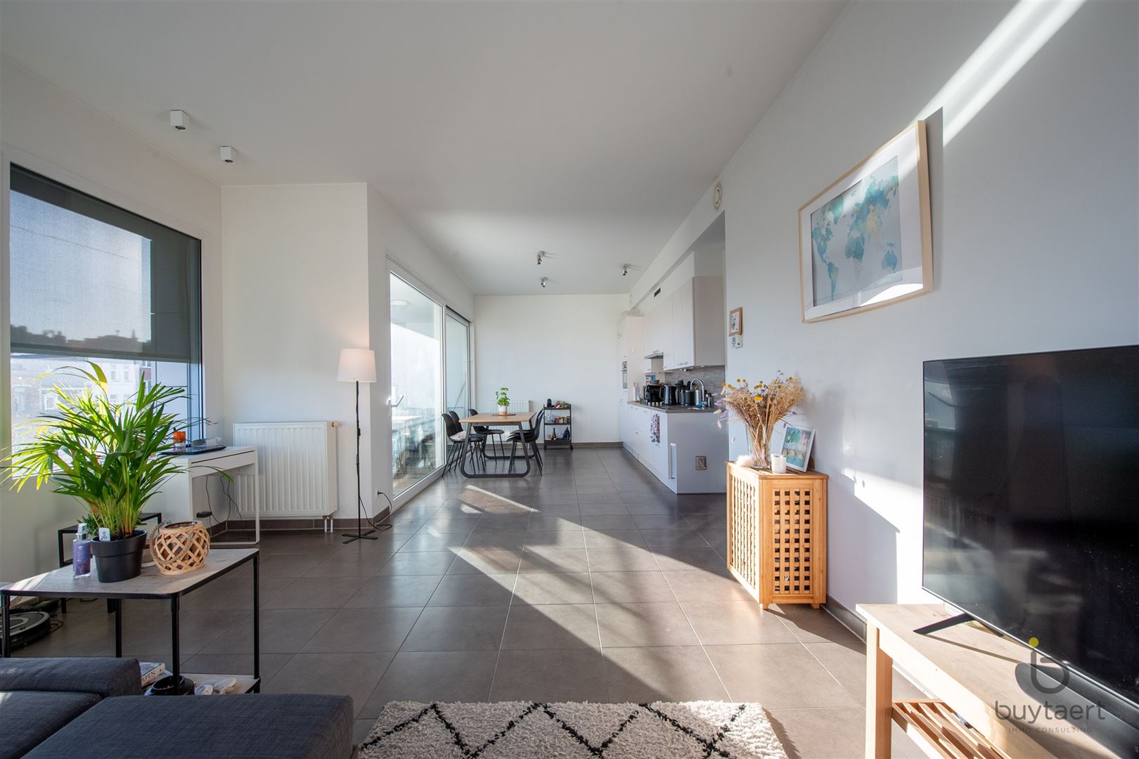 Schitterend nieuwbouw appartement met twee slaapkamers en prachtig overdekt terras te midden van de diamantwijk en de Persgroep! - foto 1