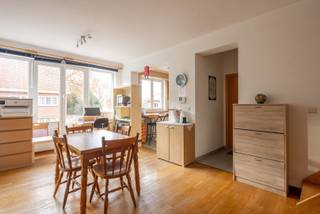 Dit ruime duplexappartement wordt verkocht!Dit appartement in een appartementencomplex van 6 eenheden werd gebouwd in 1996.Het appartement beschikt...