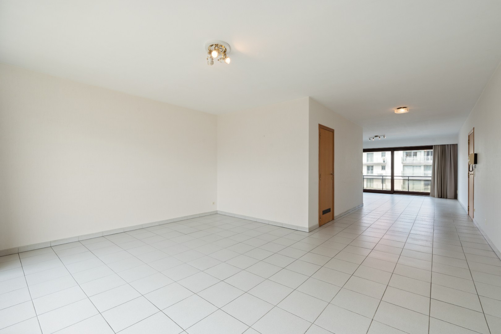 CENTRAAL GELEGEN ZONGERICHT WOONAPPARTEMENT OP 100 METER VAN DE ZEEDIJK - foto 5