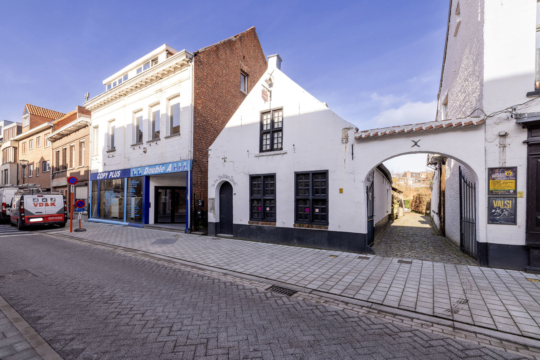 Wonen en werken in hartje Turnhout: handelspand + 2 appartementen - foto 3