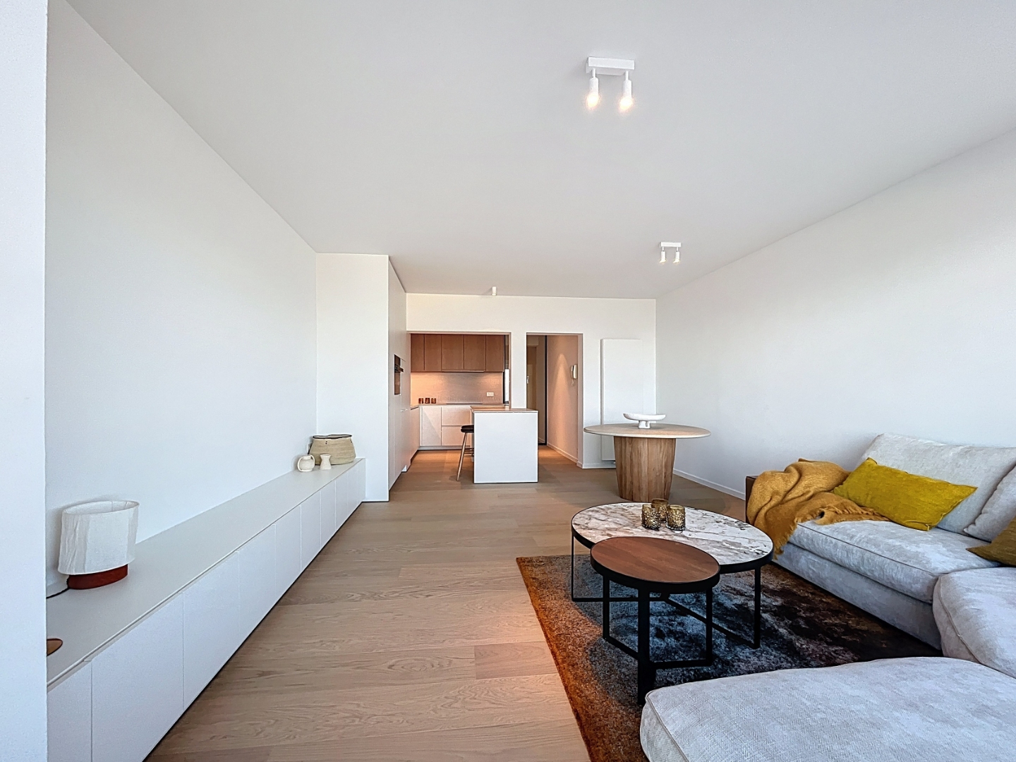 Gerenoveerd  twee slaapkamer appartement met frontaal zeezicht én centrale ligging - photo 4