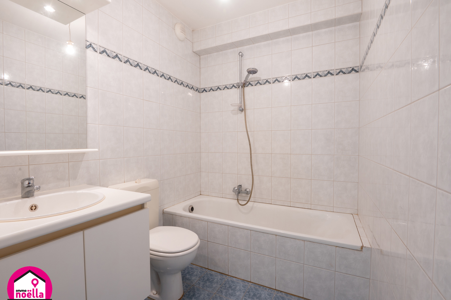 Te koop Westende ,centraal gelegen 2 slaapkamer appartement! - foto 4