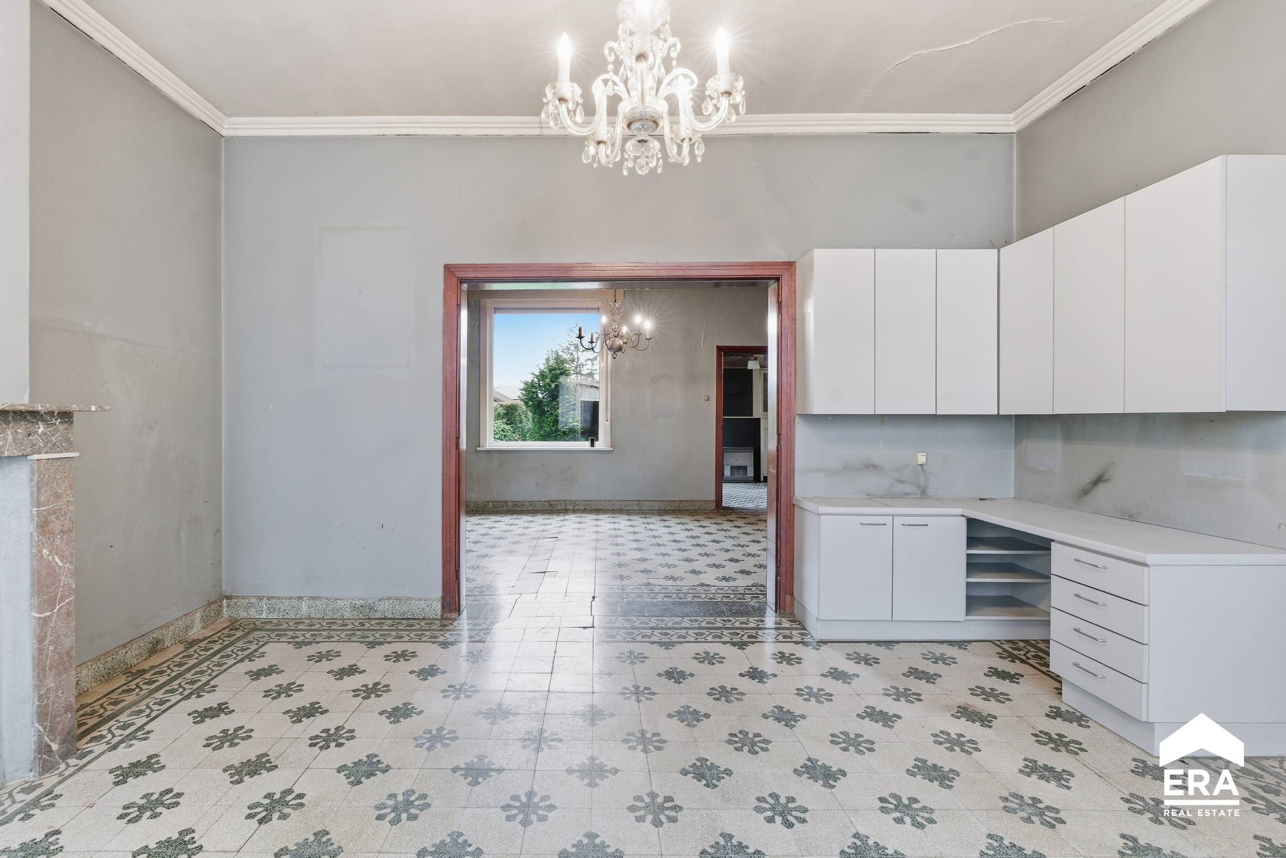 Te koop: karaktervolle woning met tuin en zij-uitweg - foto 4