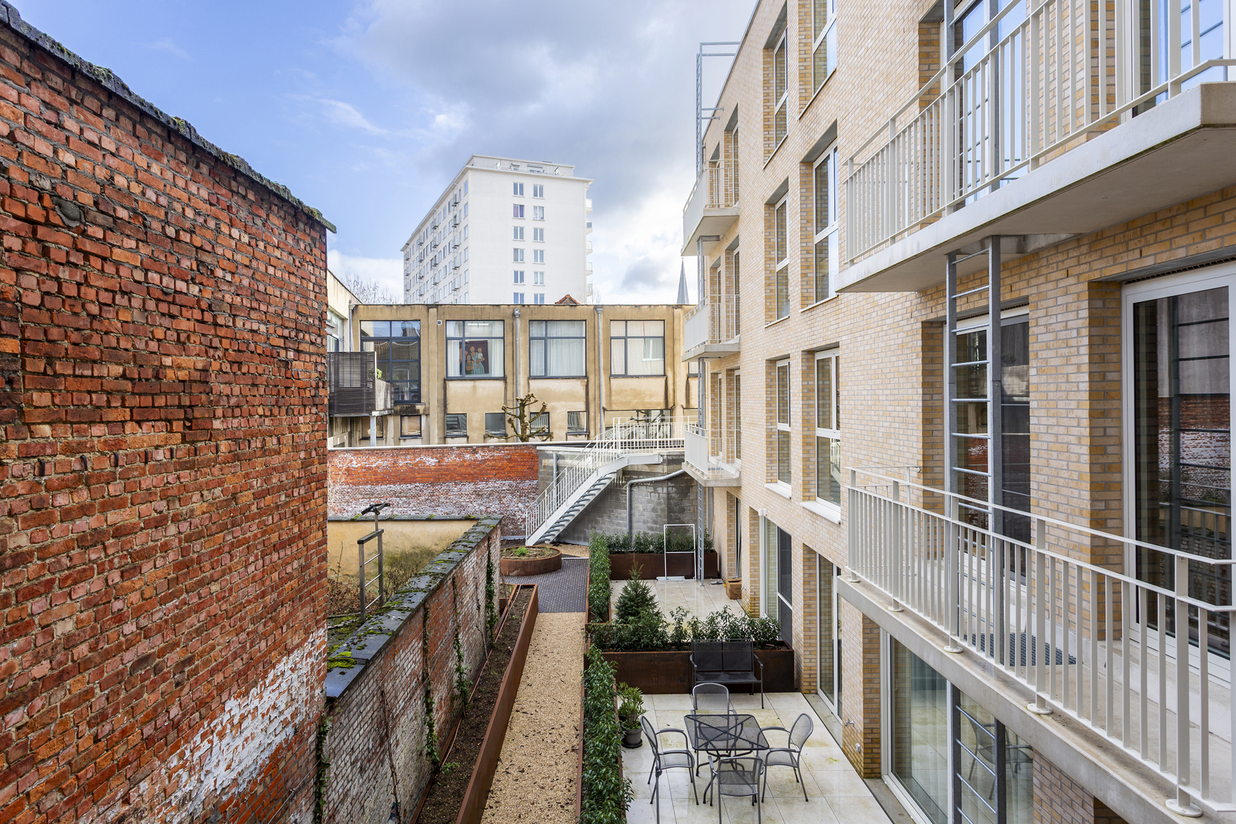  Gloednieuwe 1- slaapkamerappartement met terras - foto 4