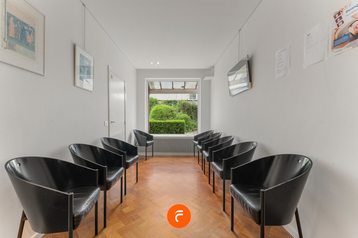 Authentieke dokterswoning in het centrum verhuurd als radiologiepraktijk - foto 4