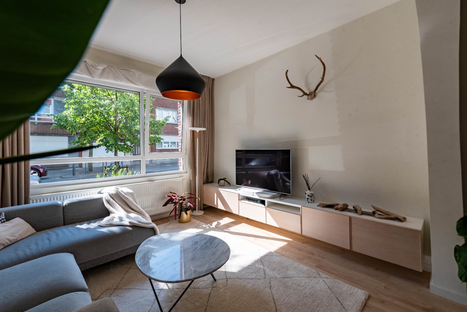 Gemeubeld appartement met tuin - foto 4